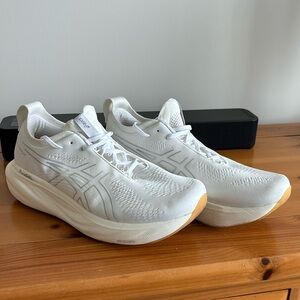 ASICS Gel Nimbus 25 Size 11.5